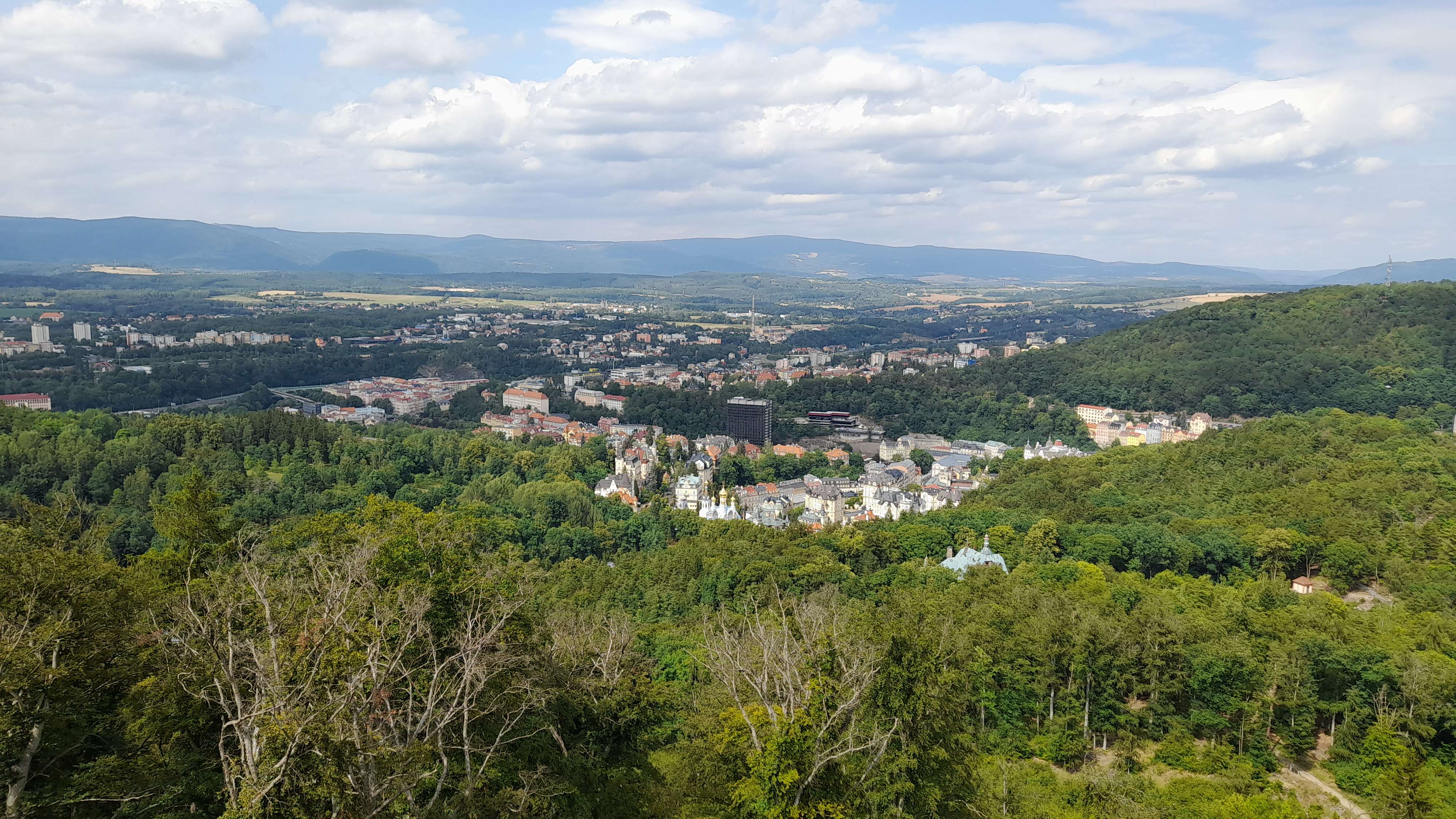 pohled na město z rozhledny